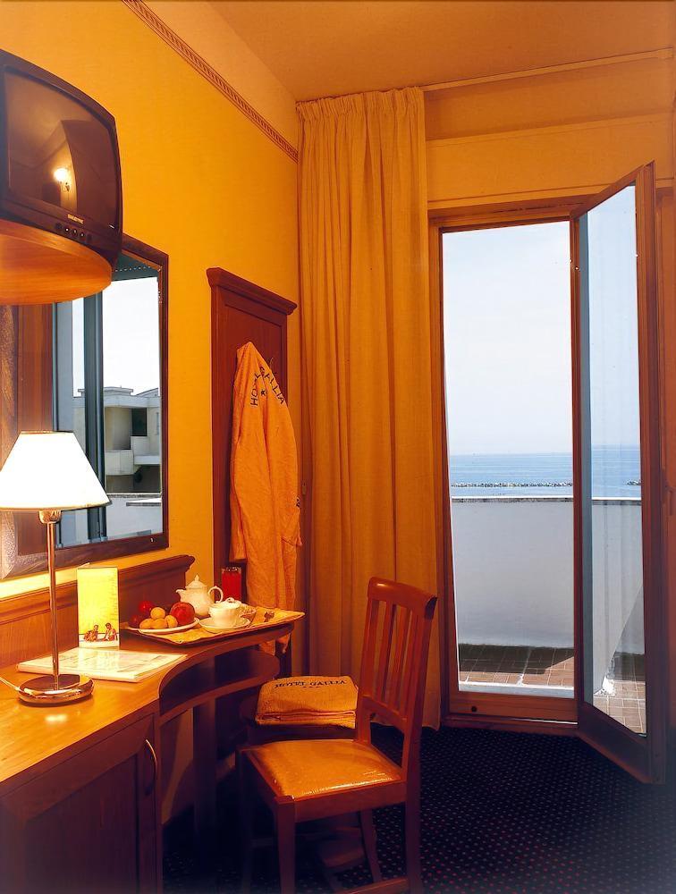 Gallia Club Hotel Чезенатико Экстерьер фото