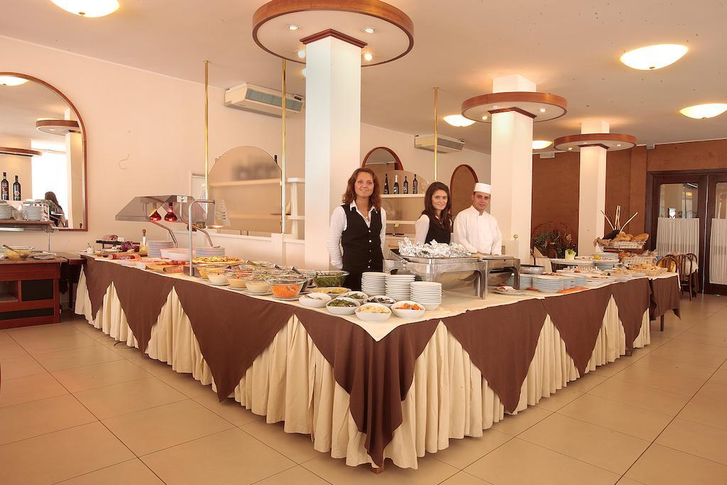 Gallia Club Hotel Чезенатико Экстерьер фото