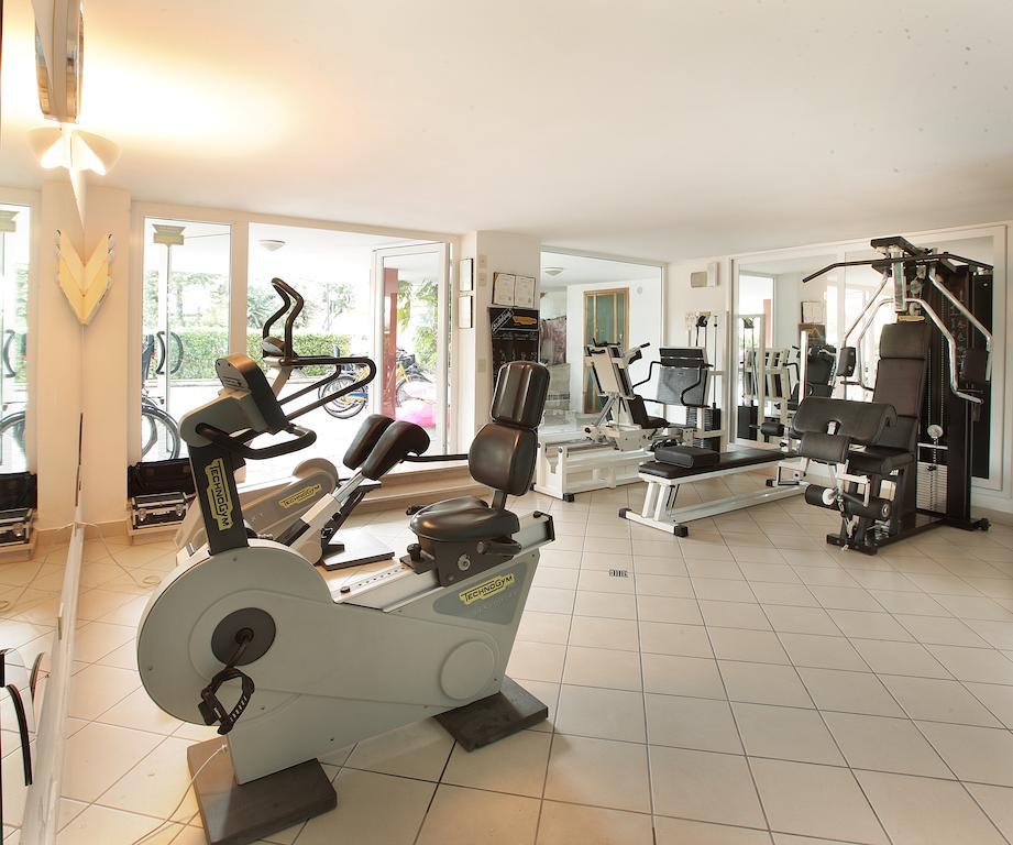 Gallia Club Hotel Чезенатико Экстерьер фото