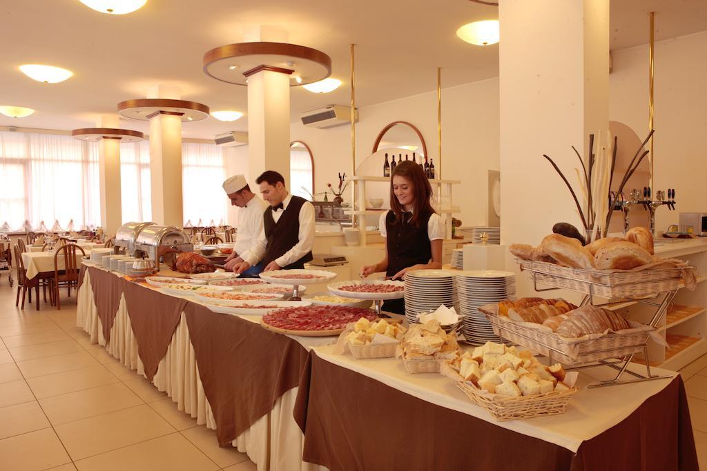Gallia Club Hotel Чезенатико Экстерьер фото